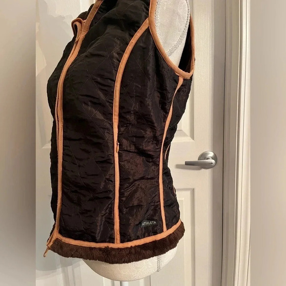 Athleta women's vest in brown with tan trim, hip length, faux‎ fur lining-M - Picture 4 of 7